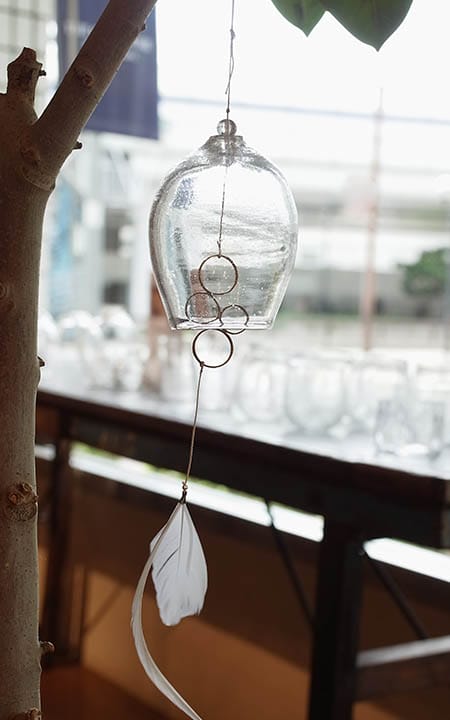 ガラス作家 酒井由弥さんの風鈴 | オーダーカーテン＆オーダーソファの