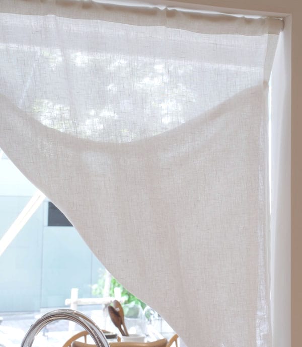 ボタンループ付きカフェカーテン 1