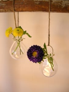 ガラスの花器が入荷しました