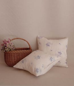 新作の花柄ファブリック入荷しております
