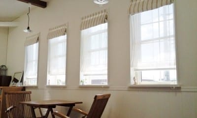連窓のローマンシェード