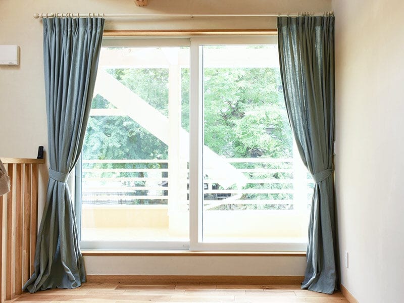 west elm フロッキング加工 総柄 リネン カーテン 5枚セット ミッドセンチュリー】絣糸染めの幾何学柄のドレープカーテン