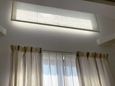 天窓のローマンシェード
