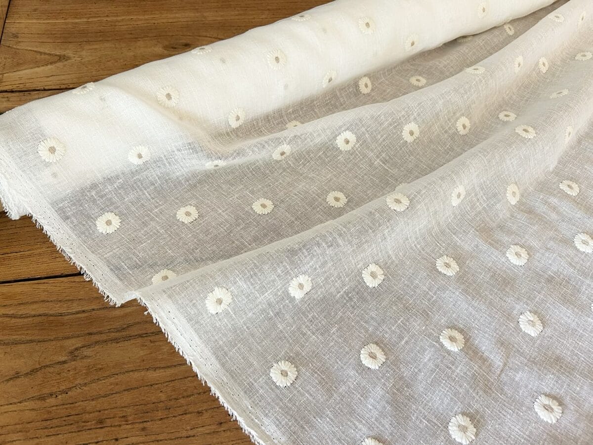 デイジー花刺繍のコットンレース生地