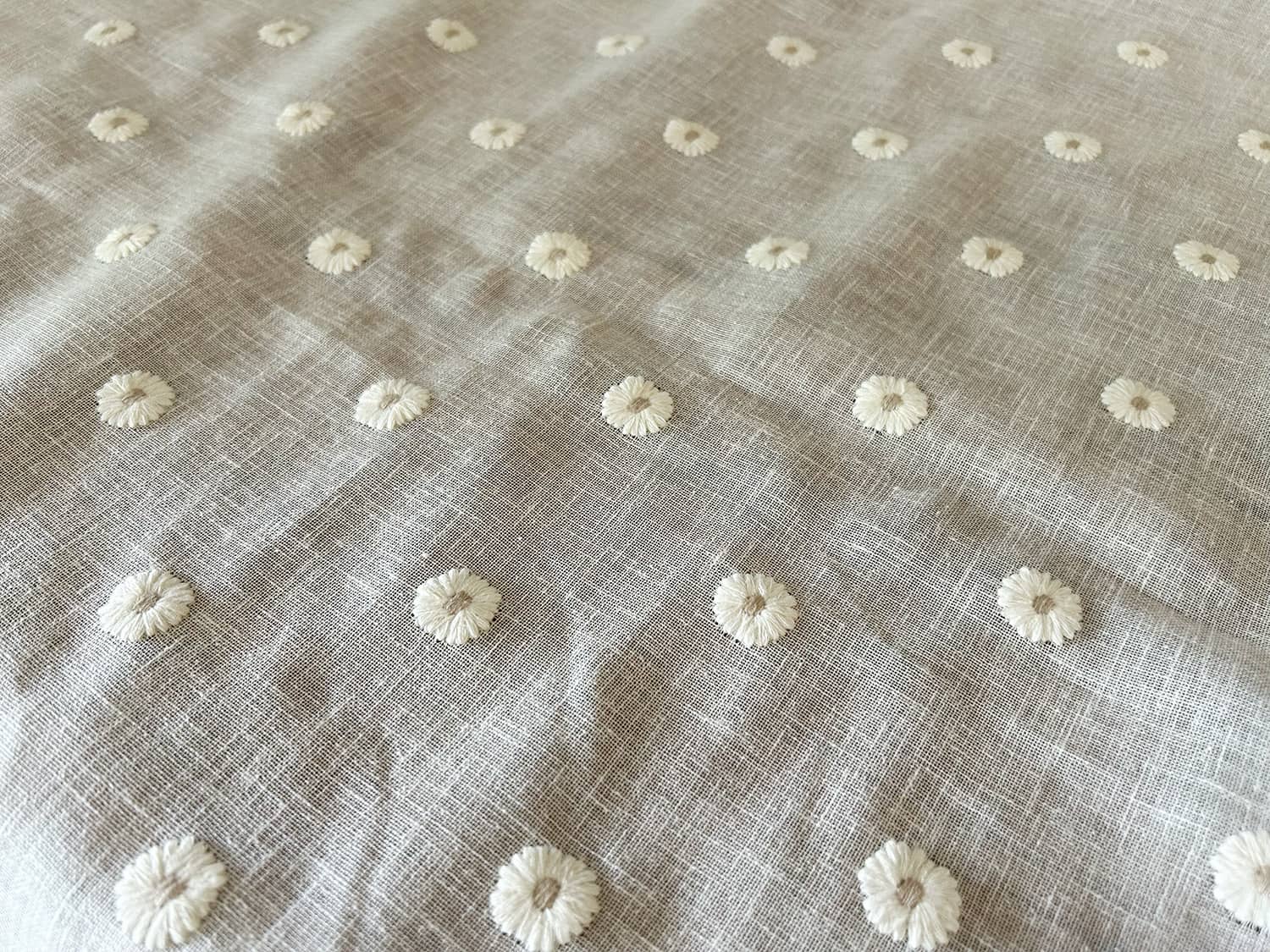 インド製コットンモスリン生地| Sheer Daisy / シアーデイジー 】 ( カーテン用 )