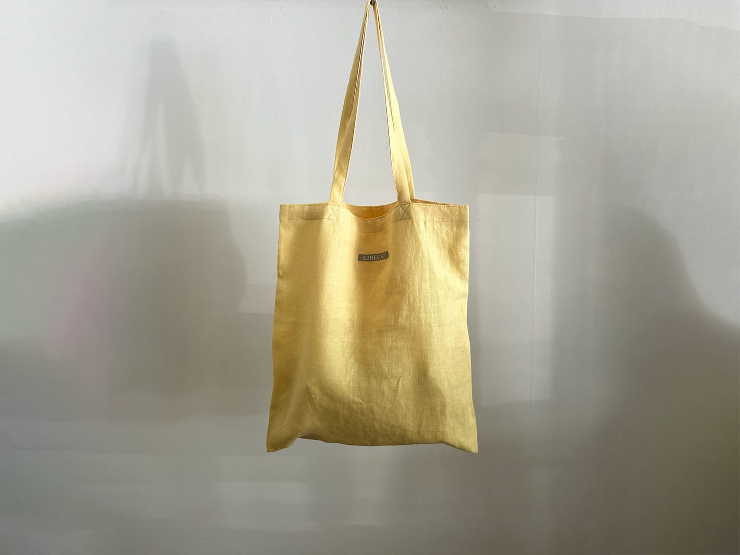 コンパクトにたためるリネン素材のエコトートバッグ