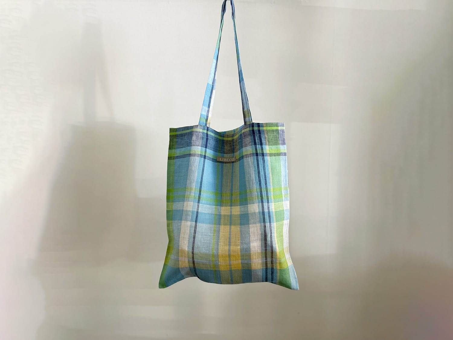 コンパクトにたためるリネン素材のエコトートバッグ